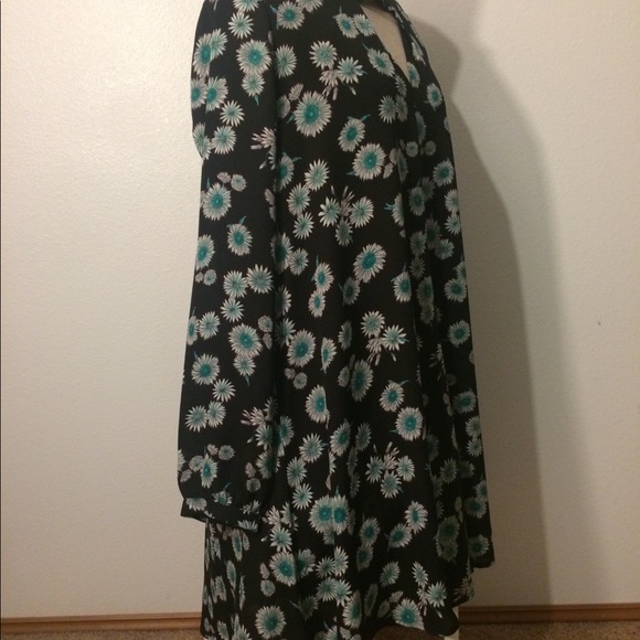 Black floral Express Trapeze dress - size M (NWT) - Picture 3 of 7